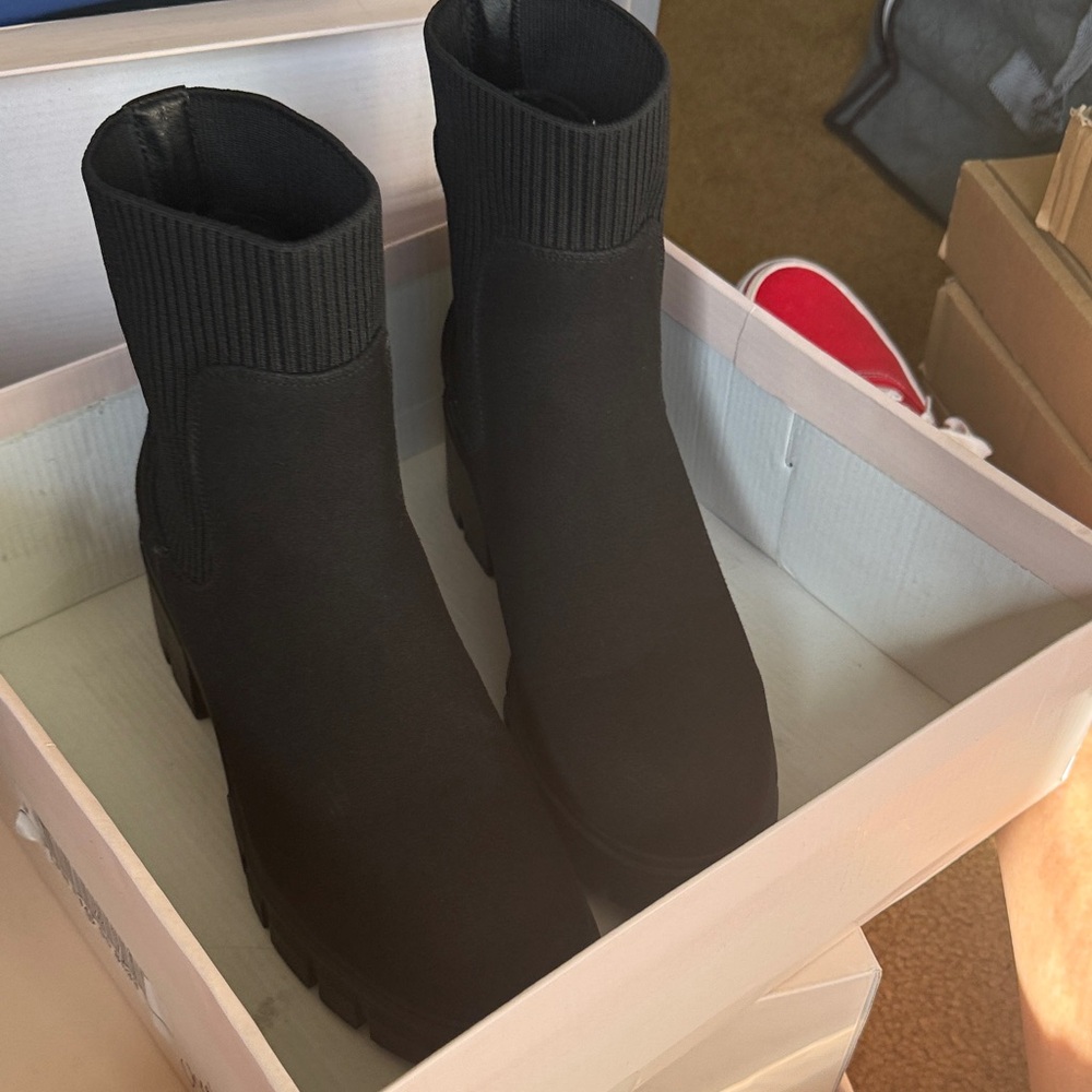 Black Women's Sock Ankle Boots - Sleek Pull-On Booties